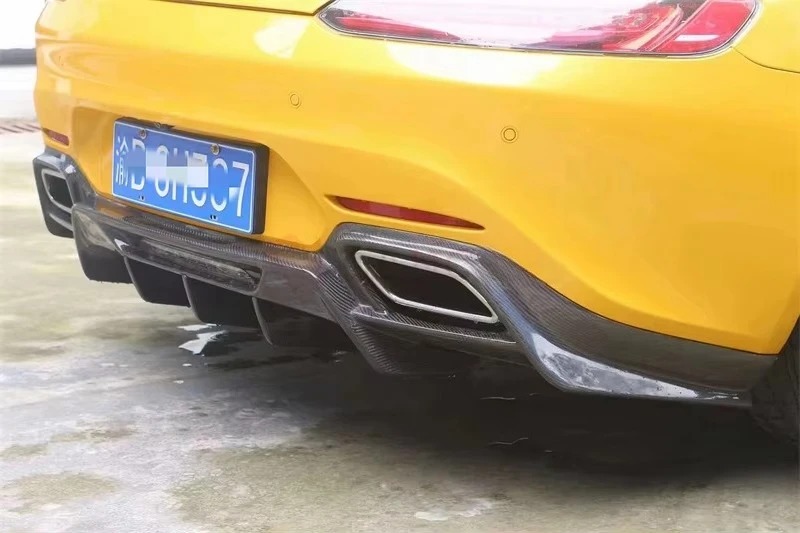Carbon Fiber R Style Body Kit for  GT GTS 2015-2019 Front Lip Rear Diffuser Spoiler Side Skirts